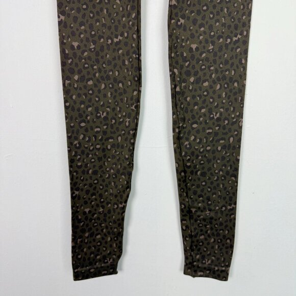 NWT SPANX Look at Me Now Seamless Leggings in Olive Leopard Size Small S NEW - Picture 10 of 10